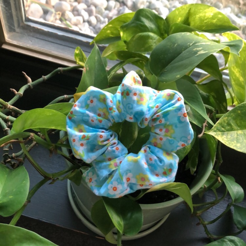 Cute Blue Floral pattern scrunchies! Set of 2